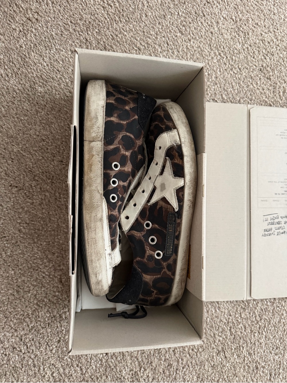 Golden goose Leopard Print superstars comes with laces